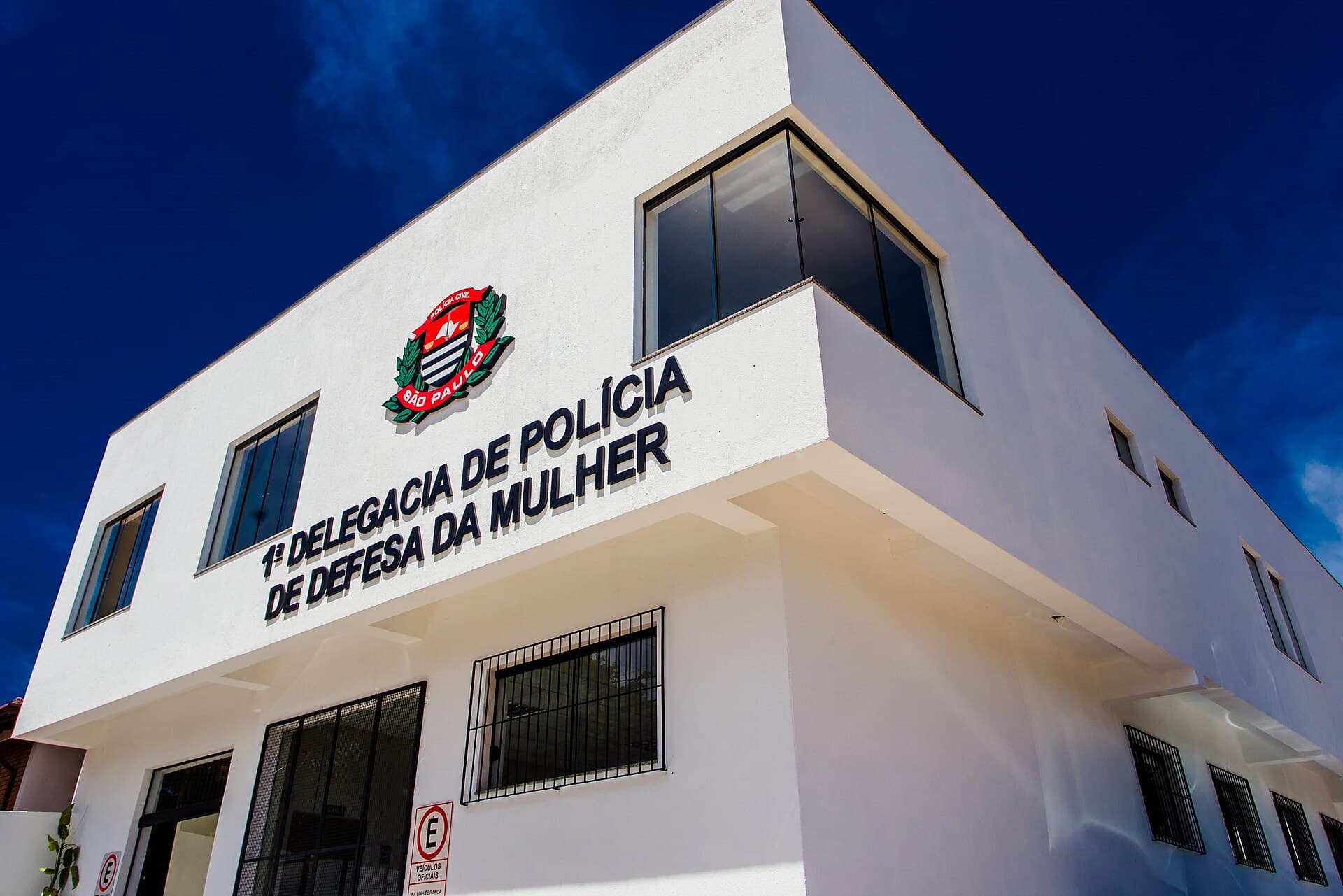 Fachada da 1ª Delegacia de Polícia de Defesa da Mulher em Campinas, São Paulo