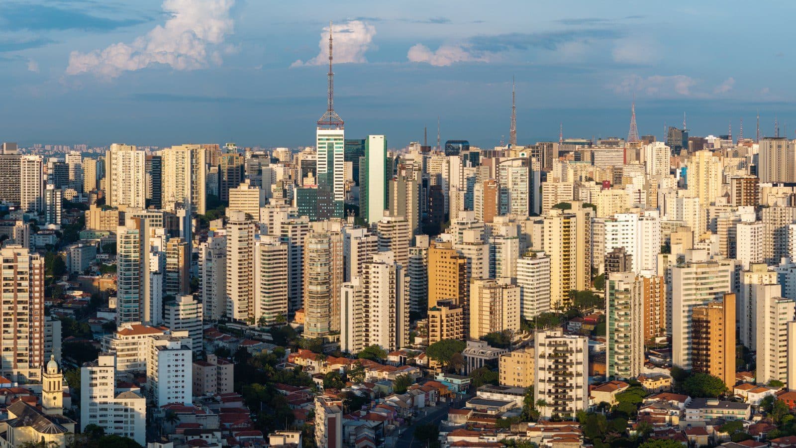 Skyline de São Paulo ao entardecer