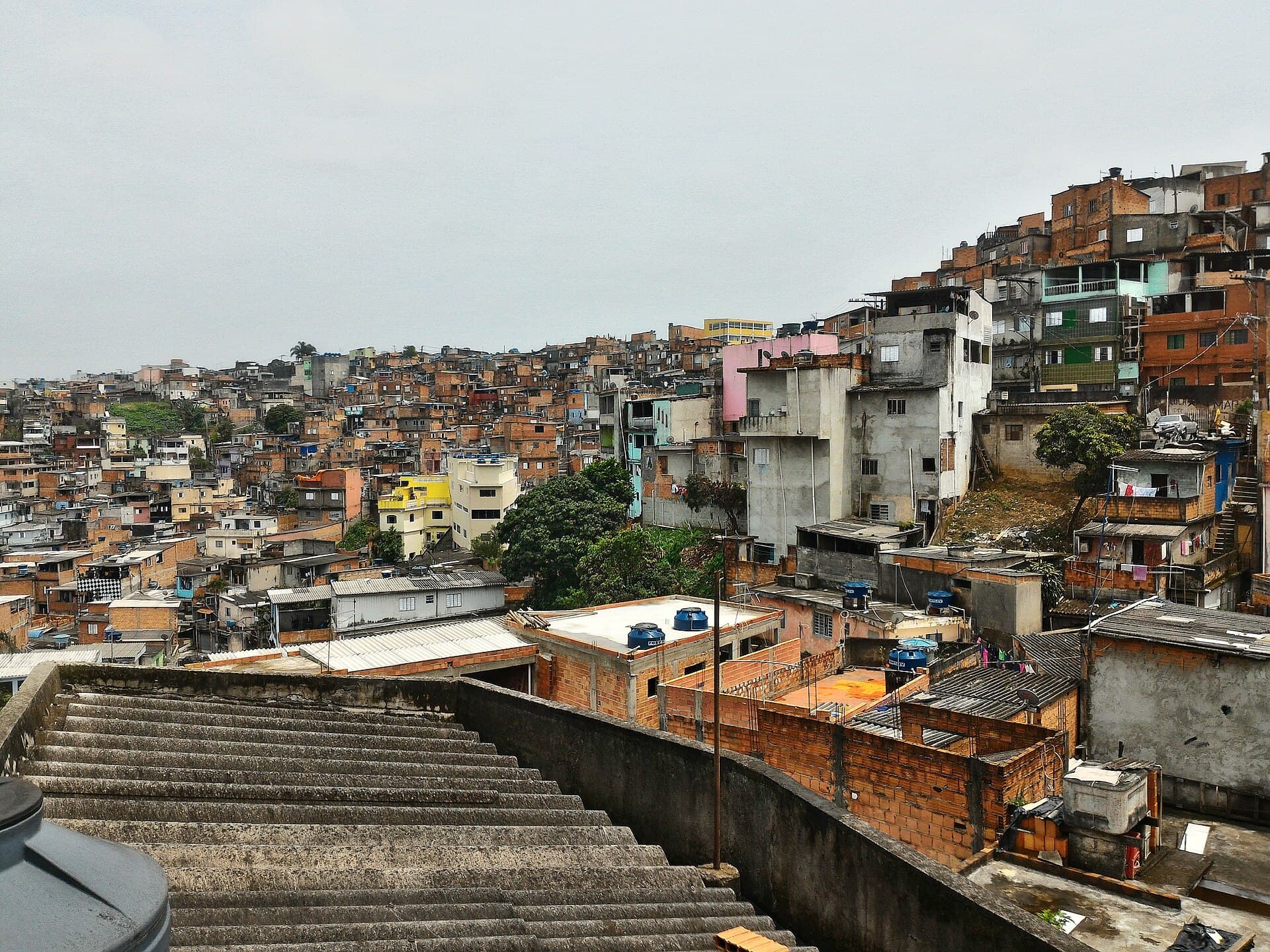 Vista de casas na Cidade Júlia, bairro do distrito de Cidade Ademar, zona sul de São Paulo.